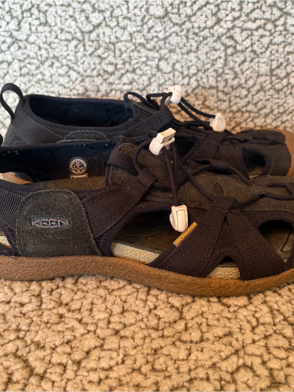 KEEN Women's Howser Harvest Casual Closed Toe Sand women’s 9.5